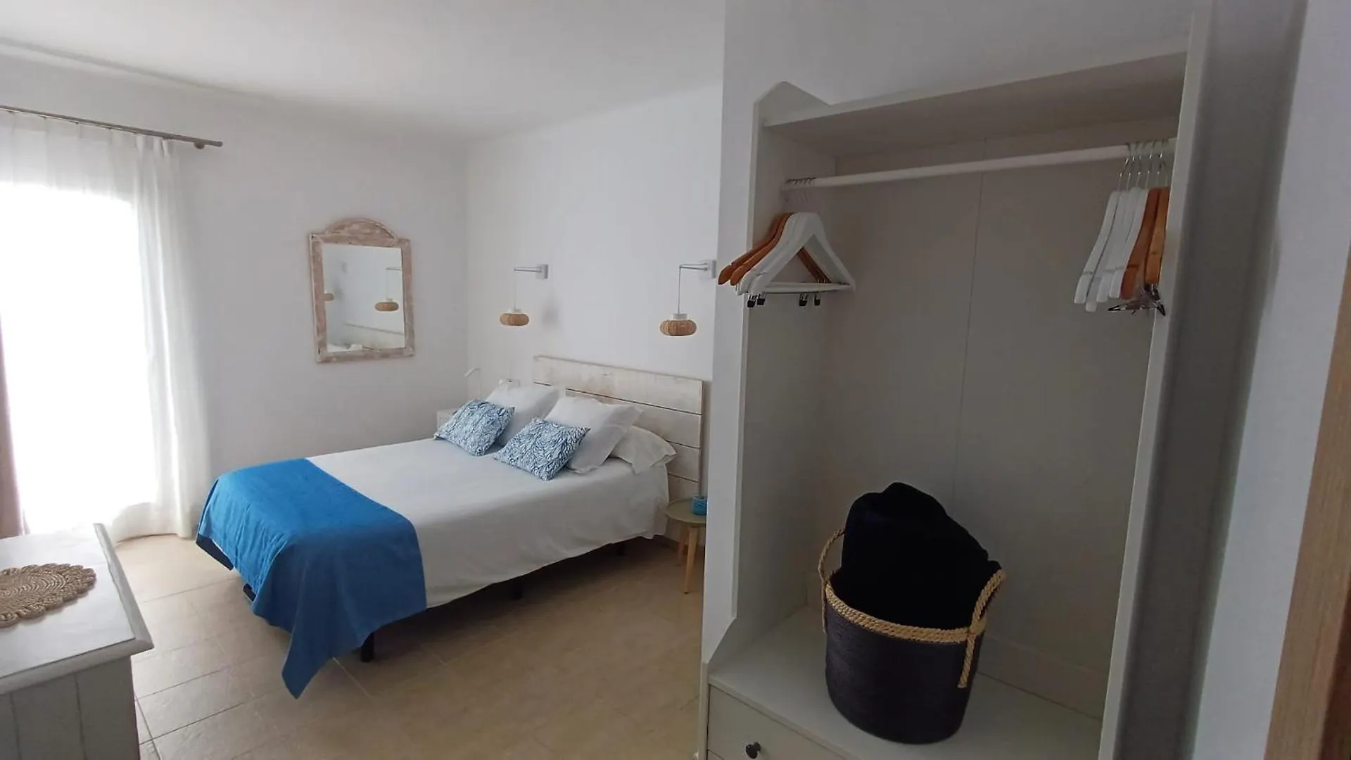 Guest house Hostal Dragonera Sant Elm